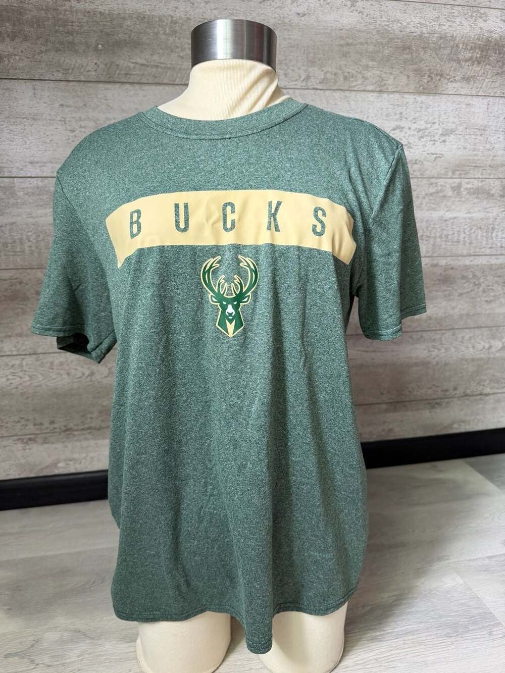 NBA Milwaukee Bucks T-Shirt Size S Green Basketball